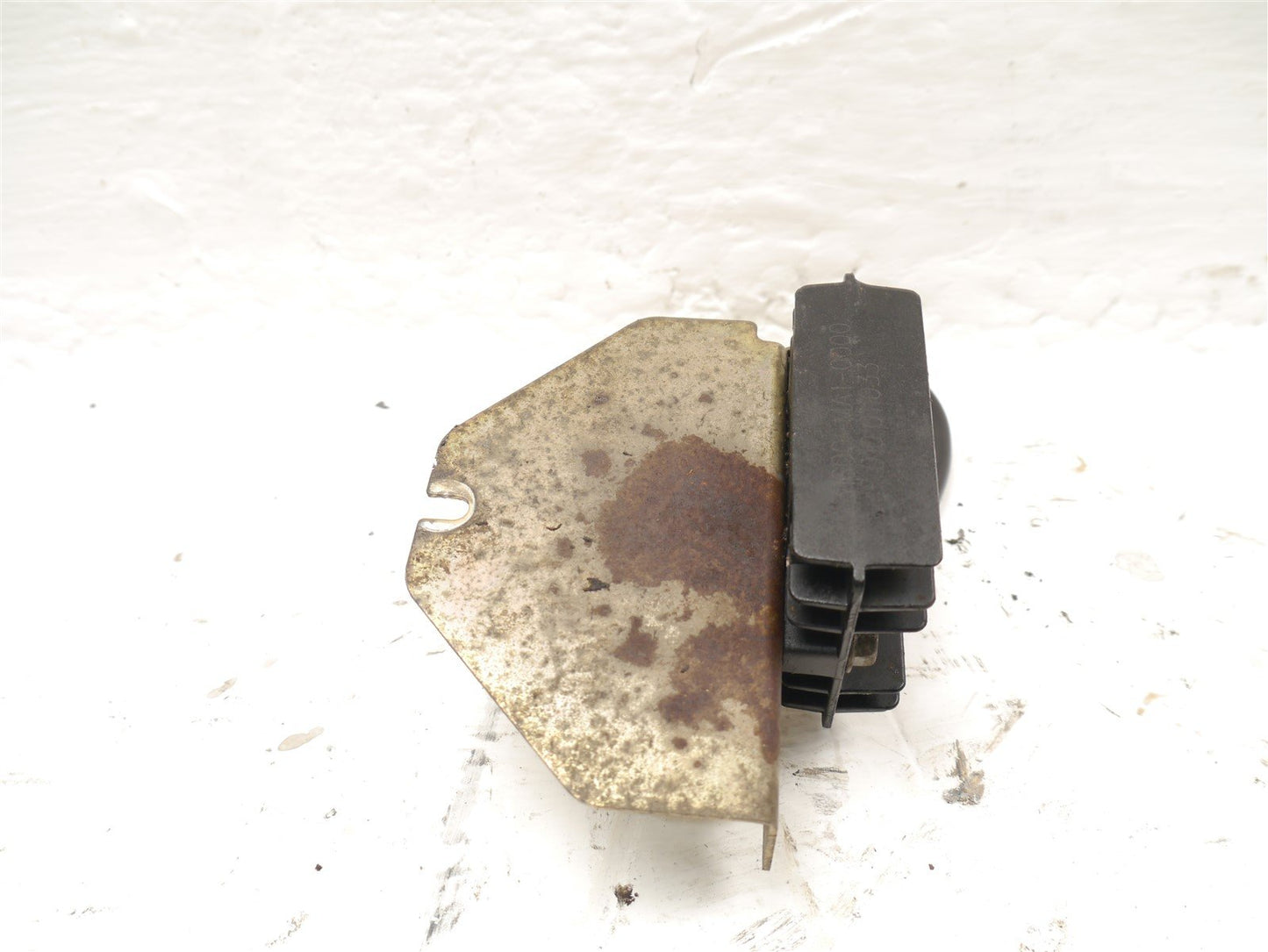 SYM SYMPHONY 125 2022-2024 VOLTAGE RECTIFIER & MOUNT