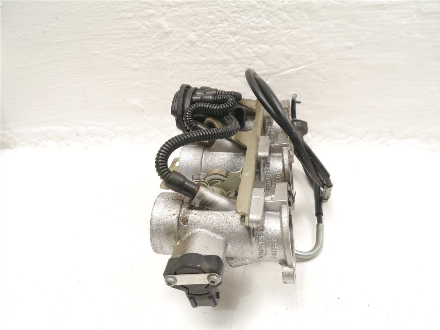 TRIUMPH SPRINT 955i RS 1999-2004 THROTTLE BODIES 24K