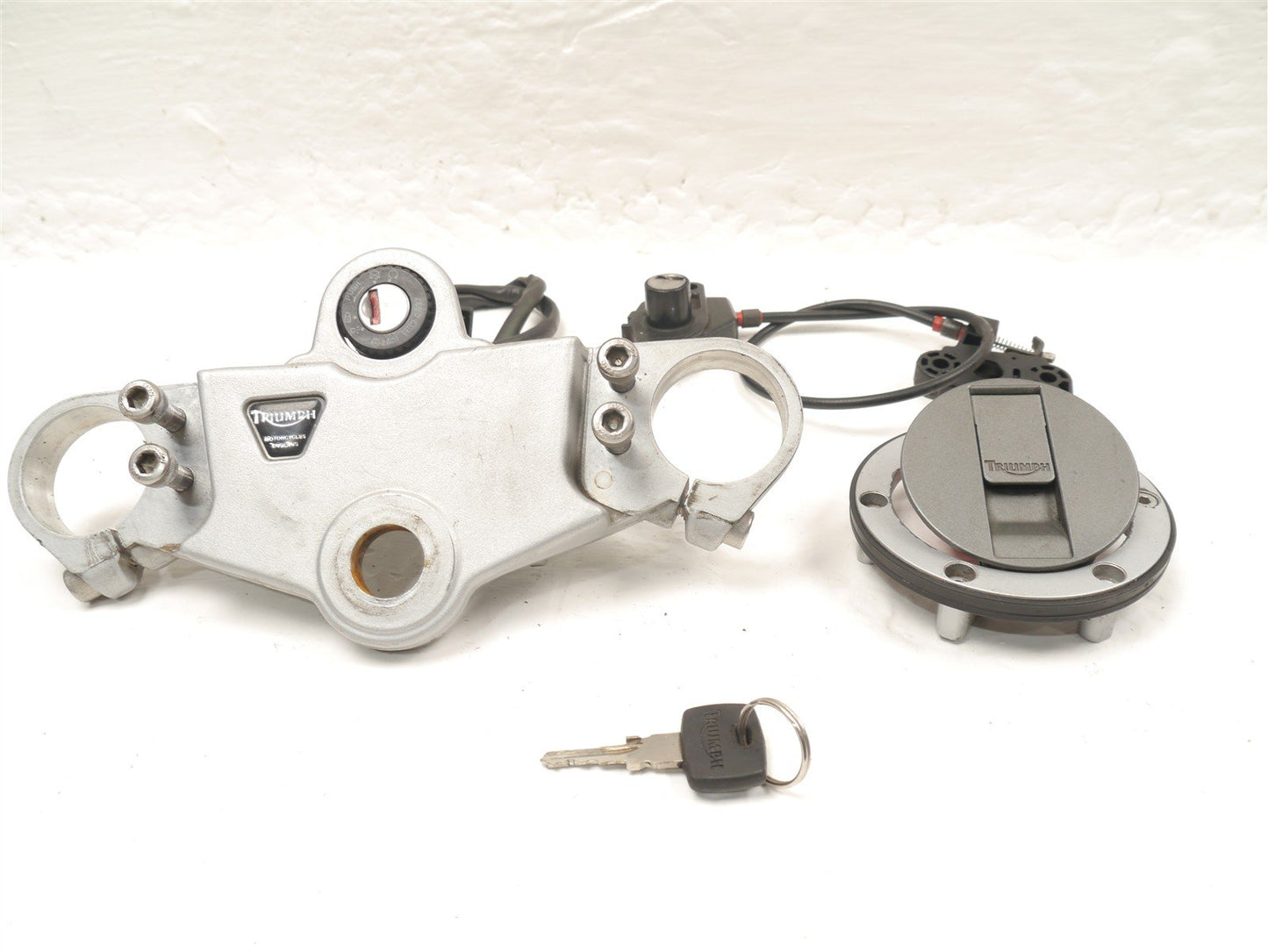 TRIUMPH SPRINT 955i RS 1999-2004 IGNITION SWITCH LOCK SET OEM 24k