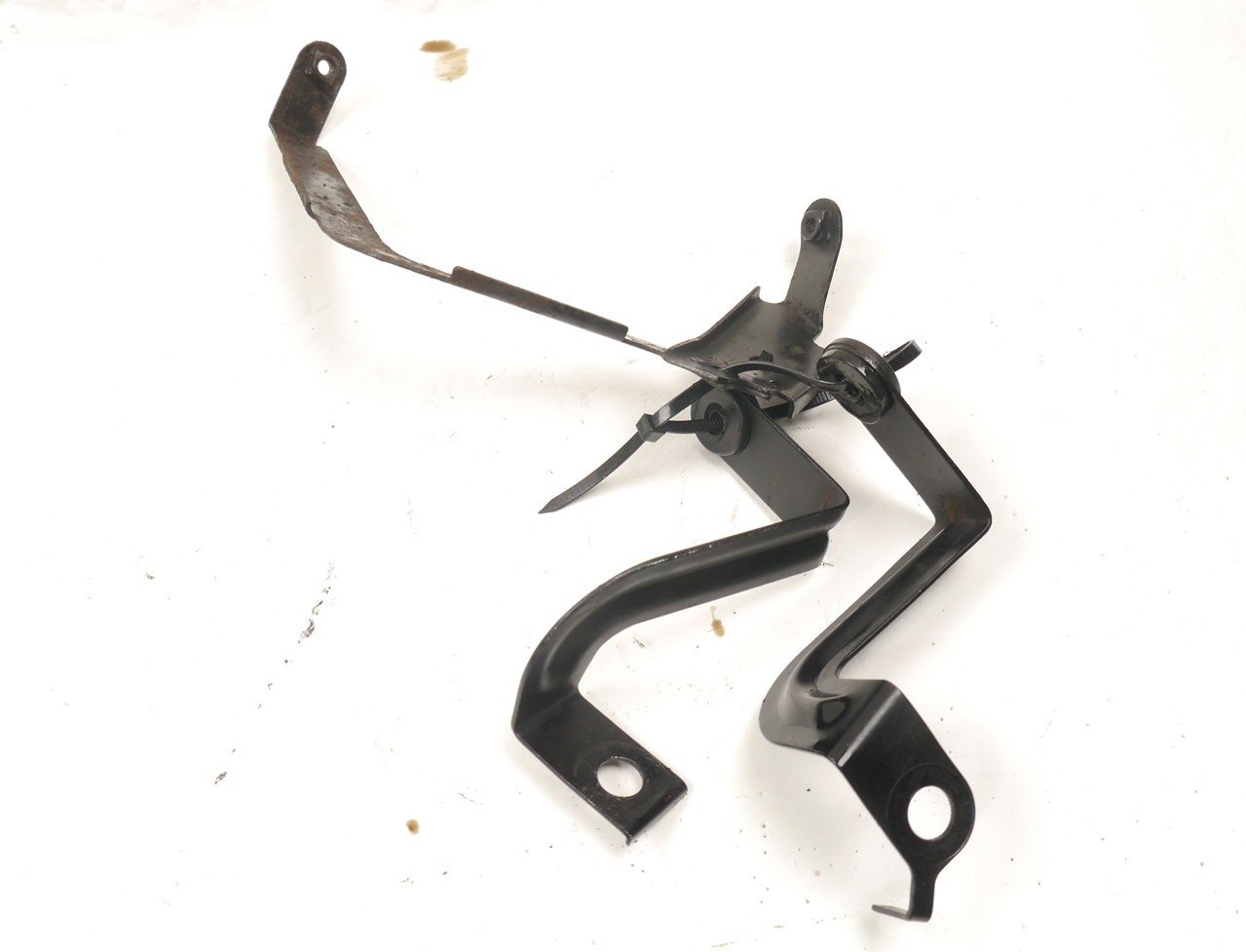 TRIUMPH SPRINT 955i RS 1999-2004 OIL COOLER BRACKETS