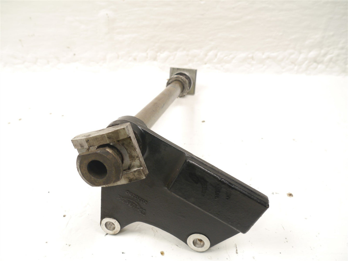 TRIUMPH SPRINT 955i RS 1999-2004 REAR WHEEL SPINDLE