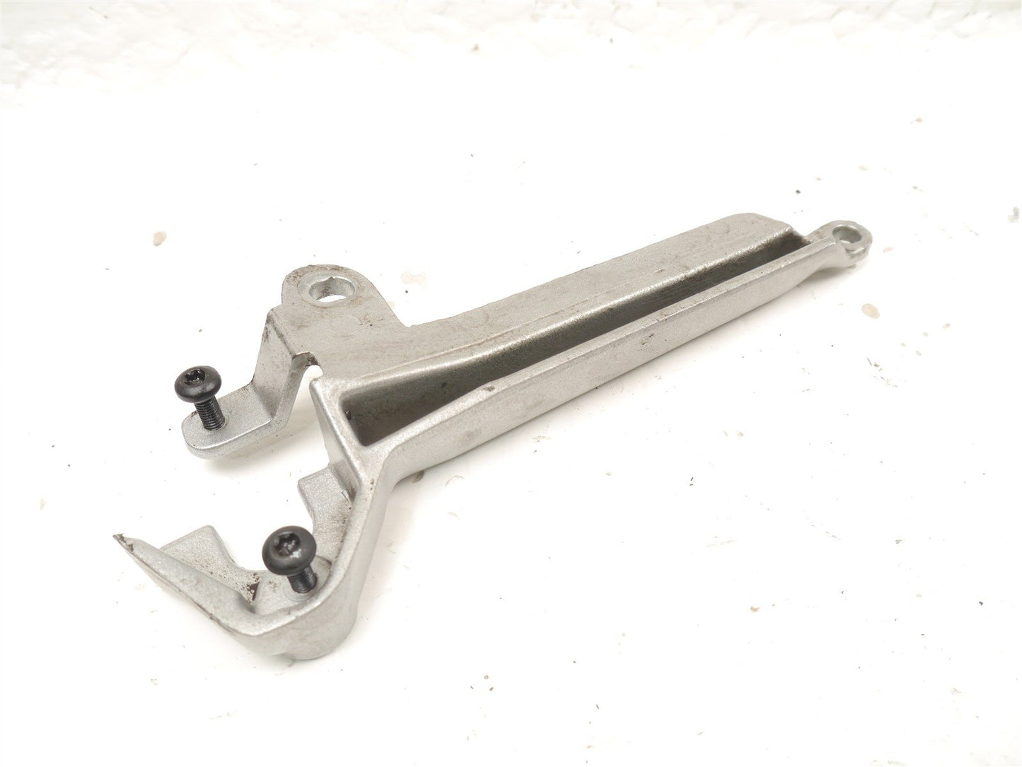 TRIUMPH SPRINT 955i RS 1999-2004 REAR SEAT LOCK MOUNT