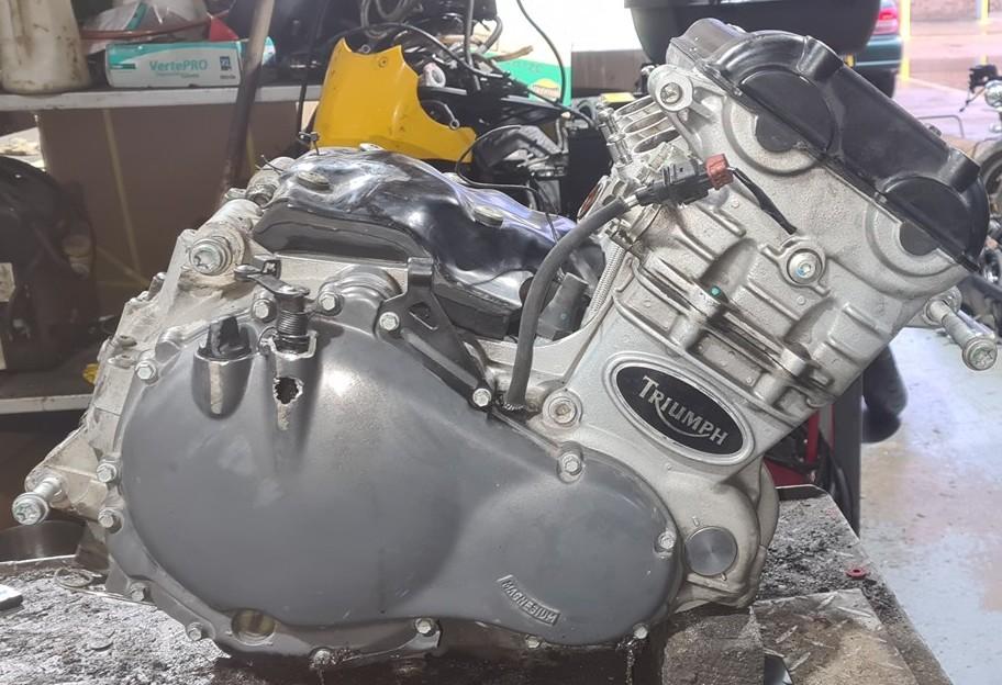 TRIUMPH SPRINT 955i RS 1999-2004 ENGINE 24K (DAMAGED CLUTCH CASE)