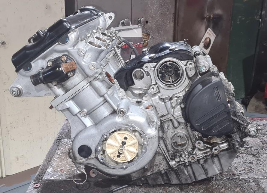 TRIUMPH SPRINT 955i RS 1999-2004 ENGINE 24K (DAMAGED CLUTCH CASE)