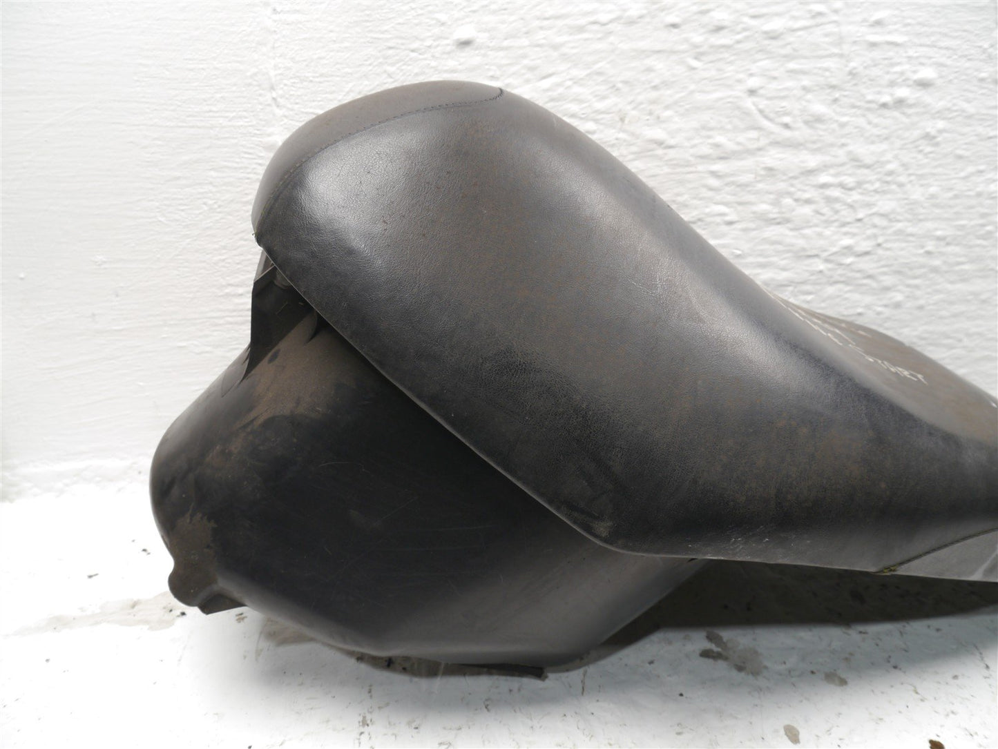 HONDA NSC110 VISION 2012-2016 SEAT AND STORAGE TUB (TORN)