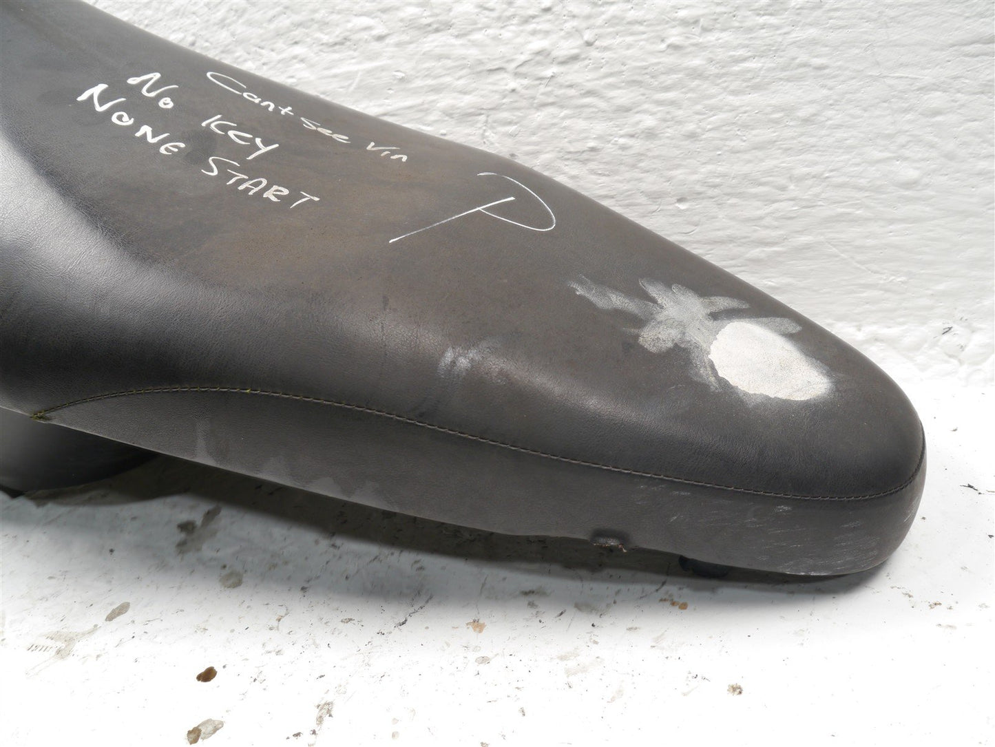 HONDA NSC110 VISION 2012-2016 SEAT AND STORAGE TUB (TORN)