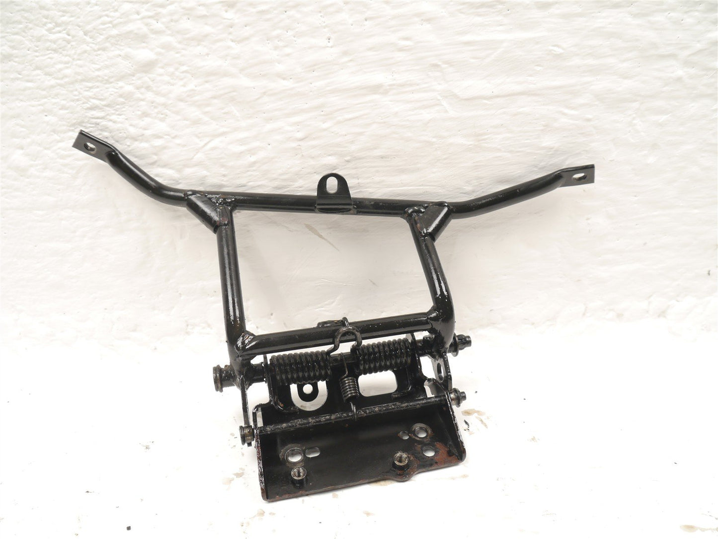HONDA FES 125 S-WING SEAT HINGE
