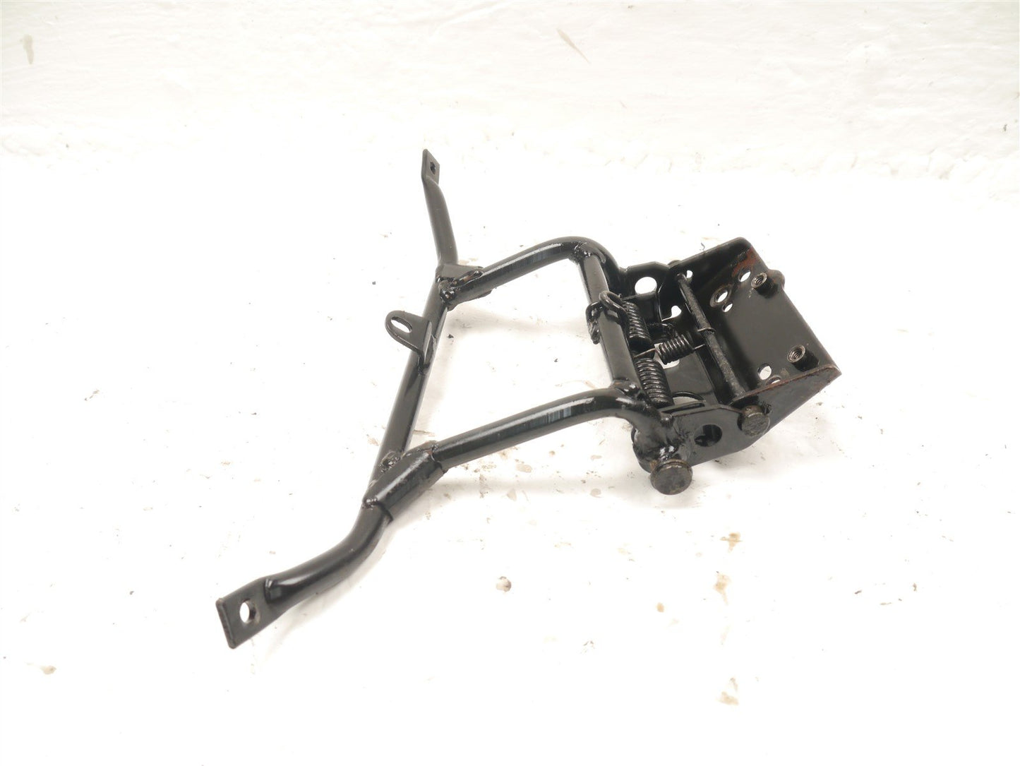 HONDA FES 125 S-WING SEAT HINGE