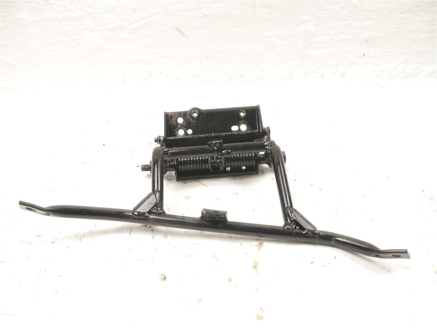 HONDA FES 125 S-WING SEAT HINGE