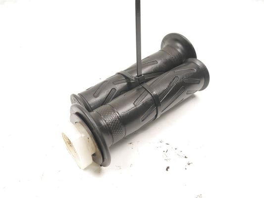 YAMAHA YBR125 CUSTOM THROTTLE TUBE & GRIPS
