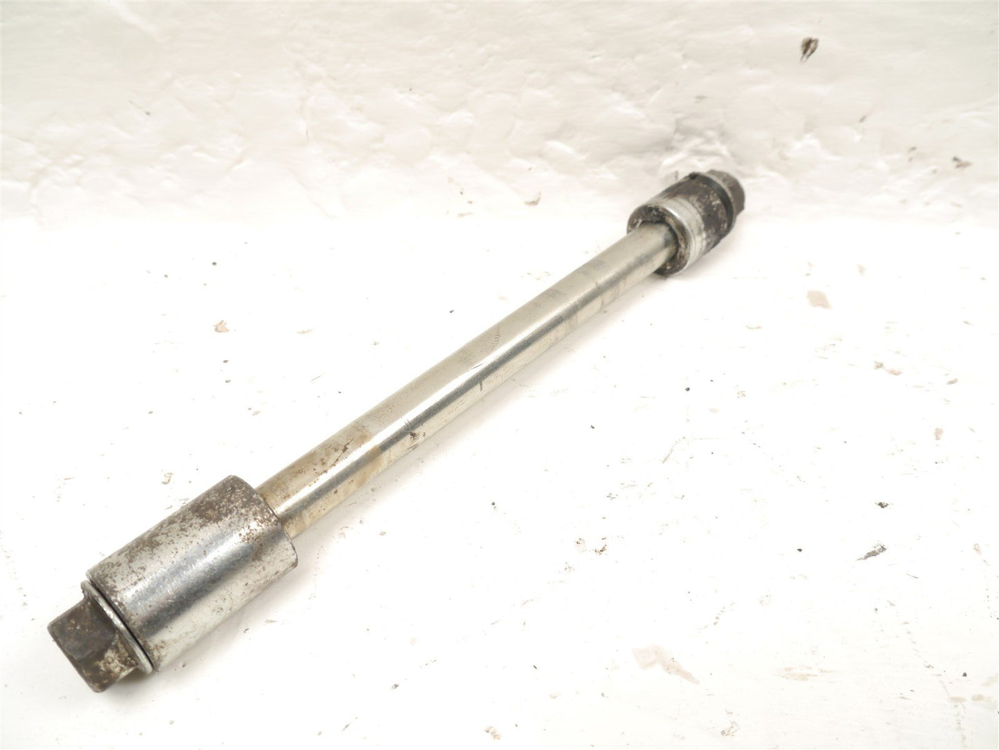 YAMAHA YBR125 CUSTOM REAR WHEEL SPINDLE