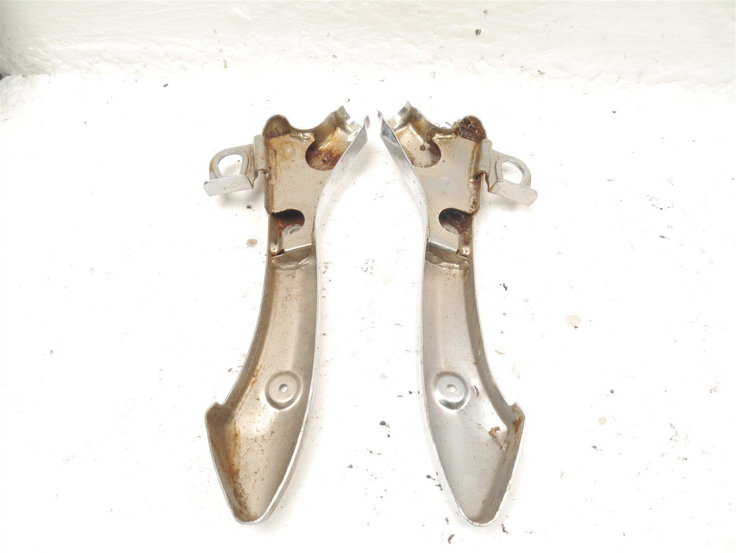 YAMAHA YBR125 CUSTOM REAR CHROME TRIMS