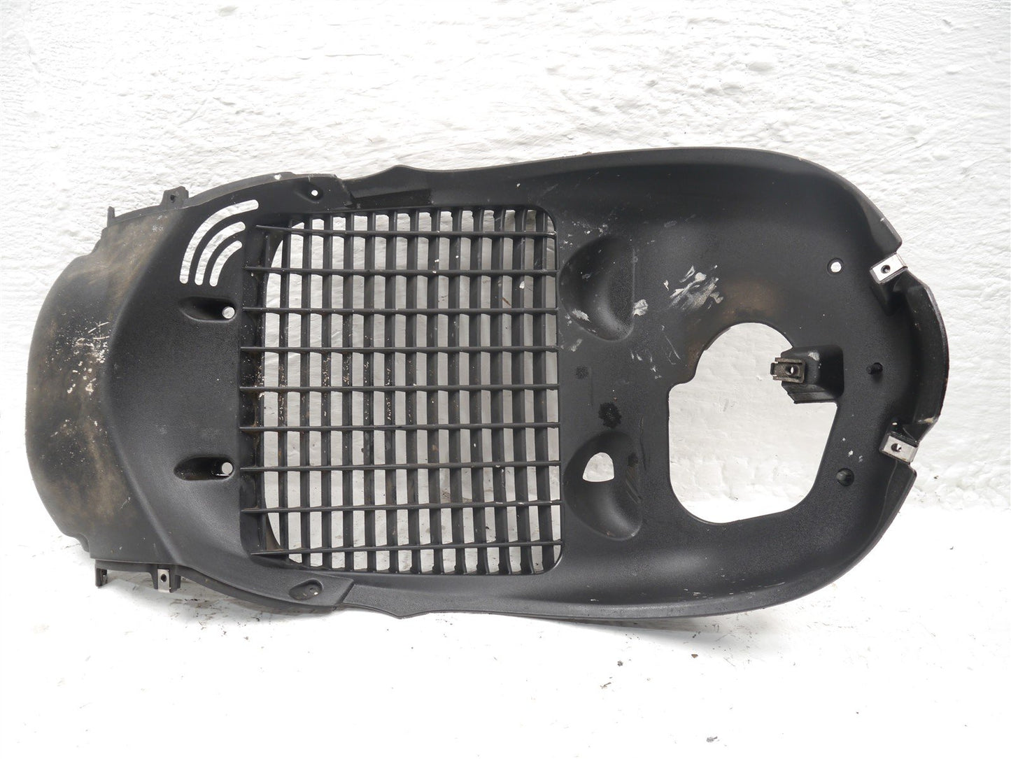 PIAGGIO BEVERLY 350 RADIATOR GRILL