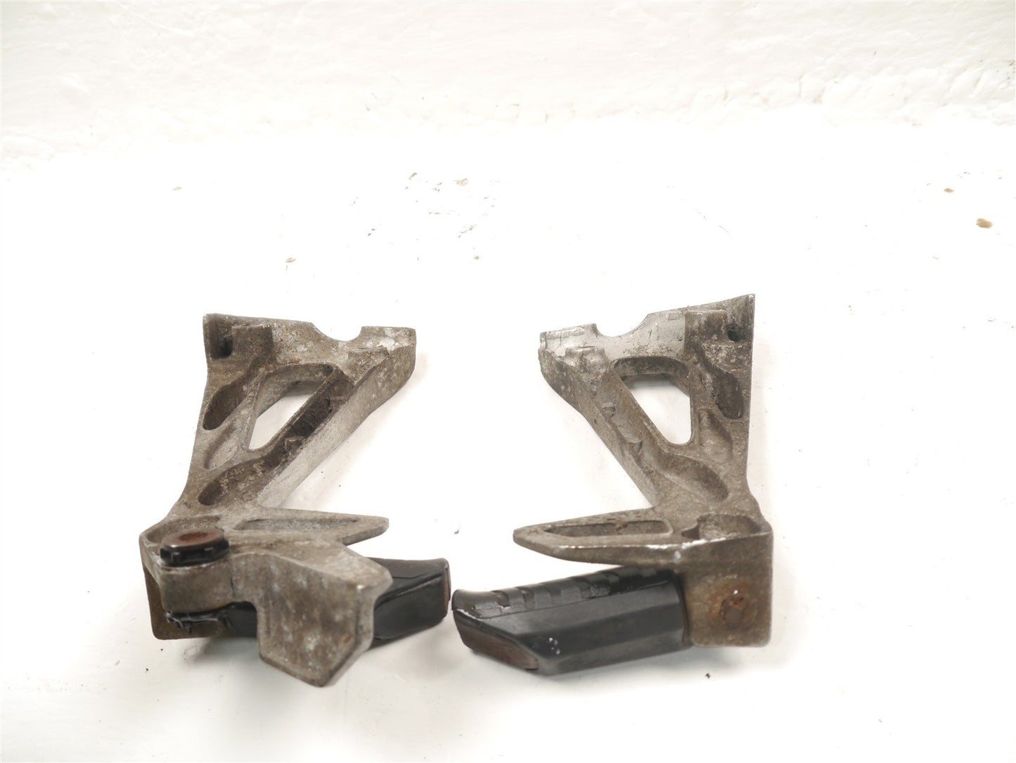 HONDA AFS 110 i WAVE 2012-2016 REAR FOOTRESY HANGERS AND PEGS