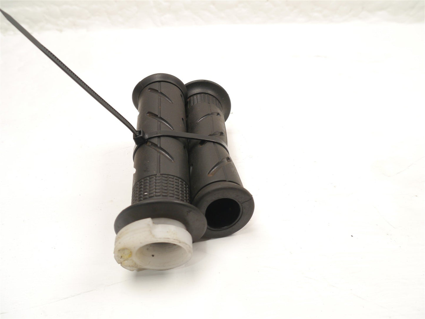 HONDA PCX 125 DX 2025-2026 THROTTLE TUBE AND GRIPS