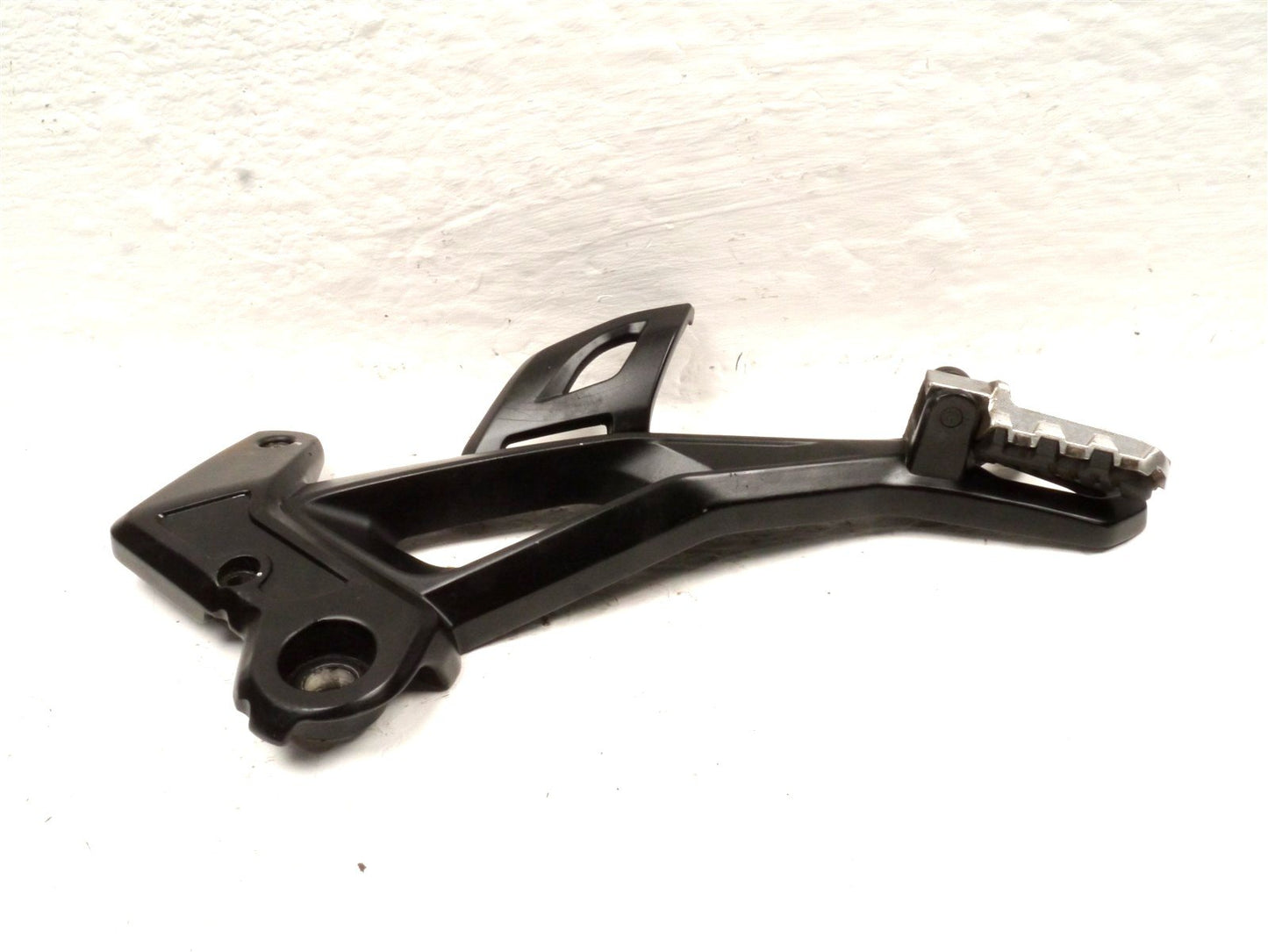 BENELLI 502 C RIGHT FOOTREST HANGER