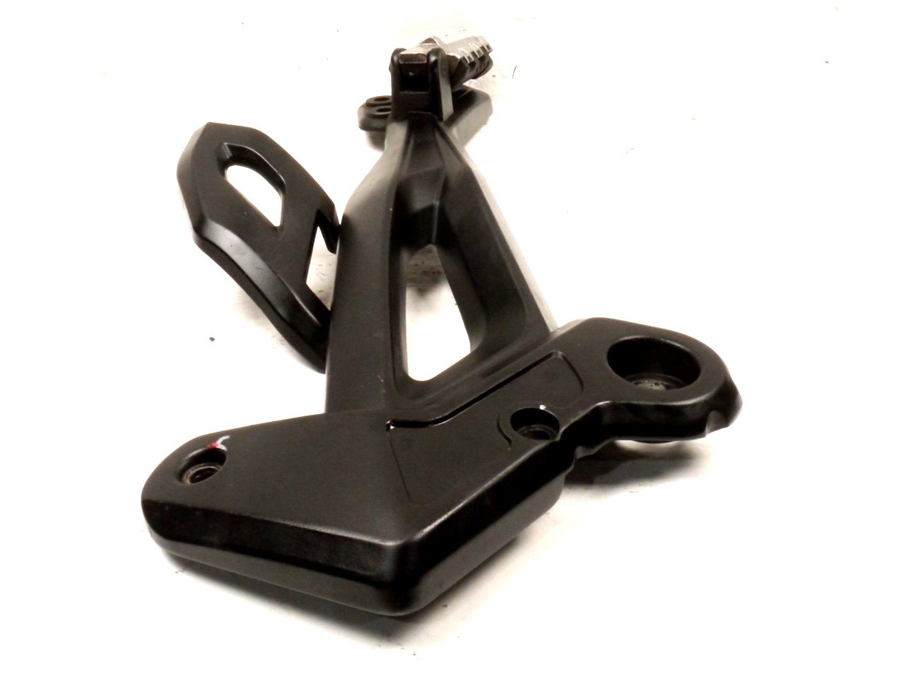 BENELLI 502 C RIGHT FOOTREST HANGER