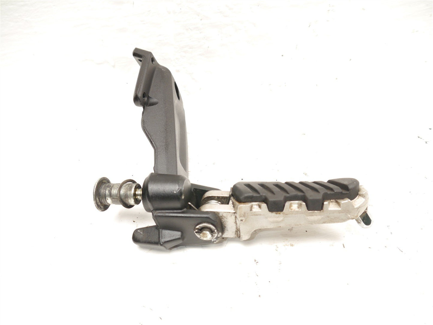 BENELLI 502 C FRONT RIGHT FOOTREST HANGER & PEG