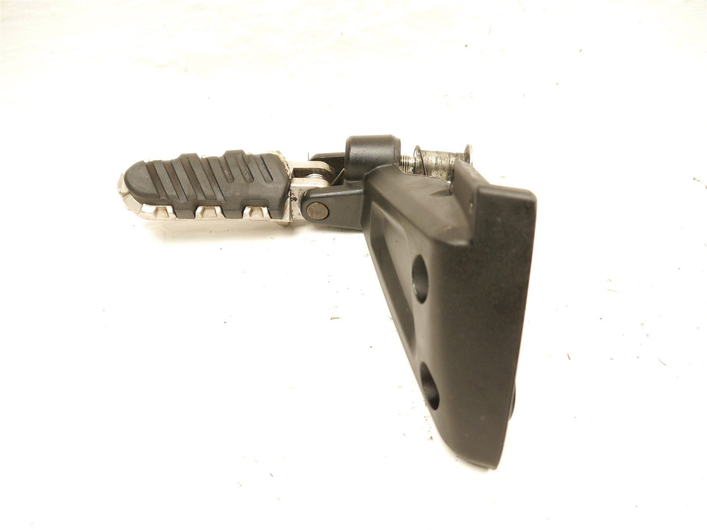 BENELLI 502 C FRONT RIGHT FOOTREST HANGER & PEG