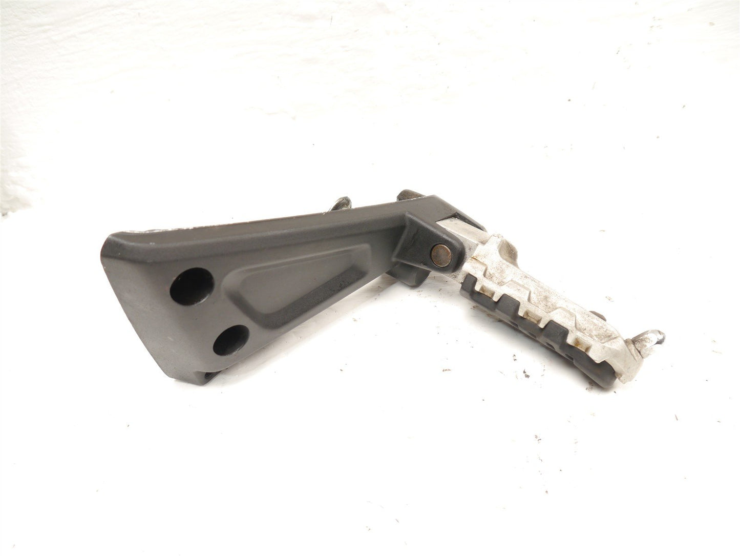 BENELLI 502 C FRONT RIGHT FOOTREST HANGER & PEG