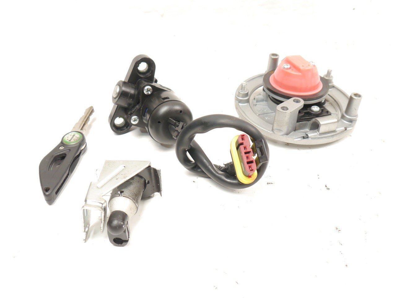 BENELLI 502 C IGNITION SEAT FUEL LOCK SET