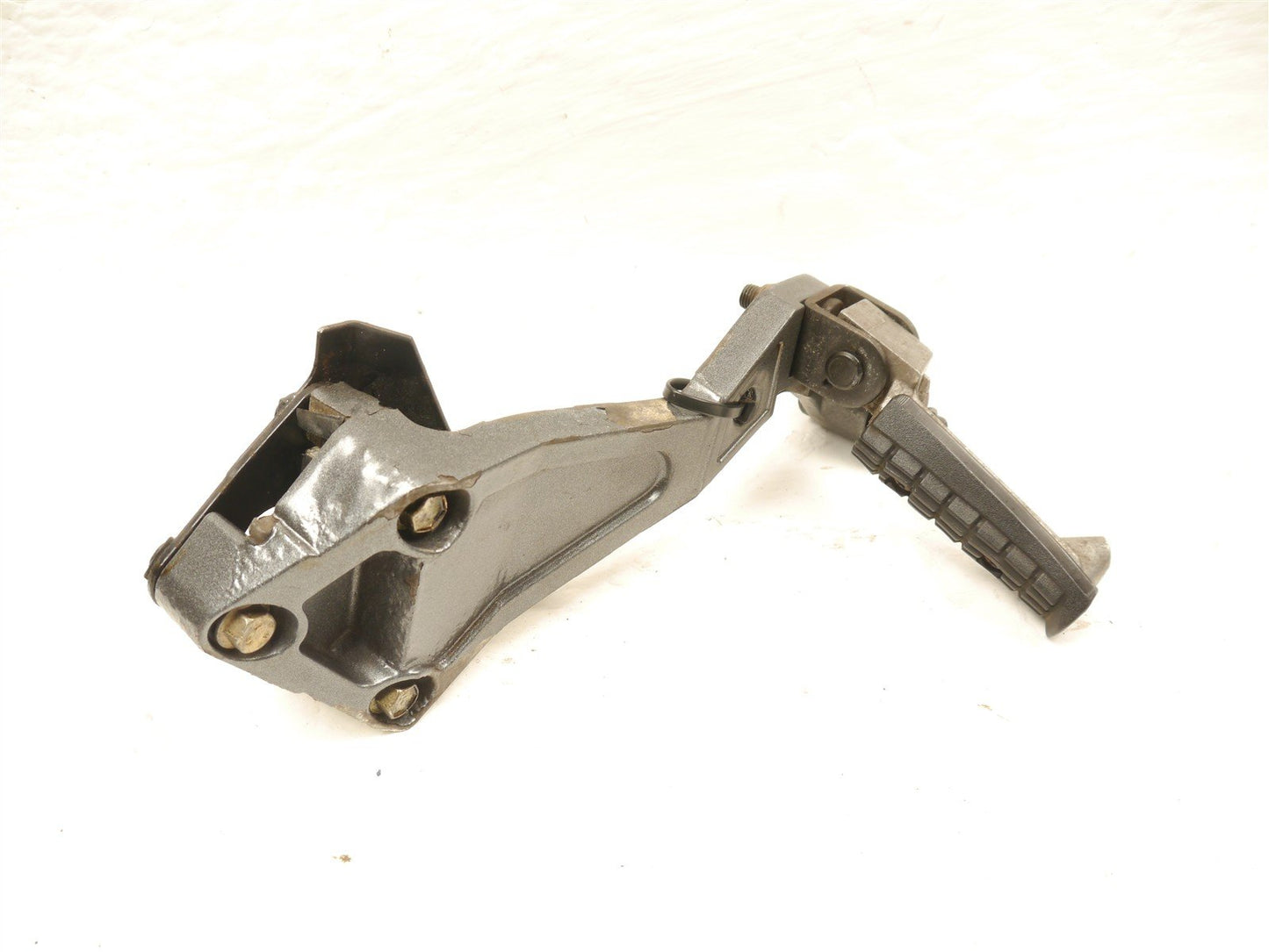 TRIUMPH TRIDENT SPRINT 900 1992-1998 RIGHT REAR FOOTREST HANGER