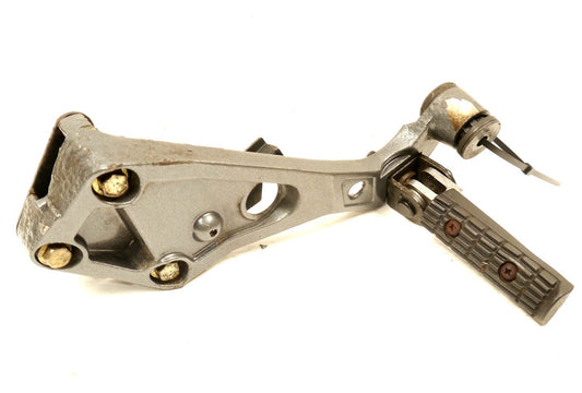 TRIUMPH TRIDENT SPRINT 900 1992-1998 LEFT REAR FOOTREST HANGER & PEG