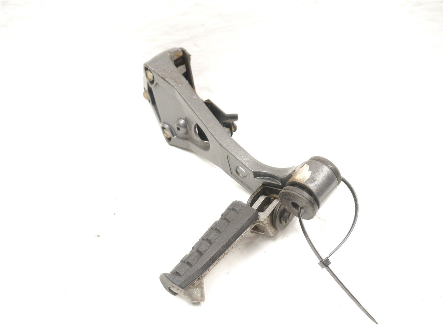 TRIUMPH TRIDENT SPRINT 900 1992-1998 LEFT REAR FOOTREST HANGER & PEG