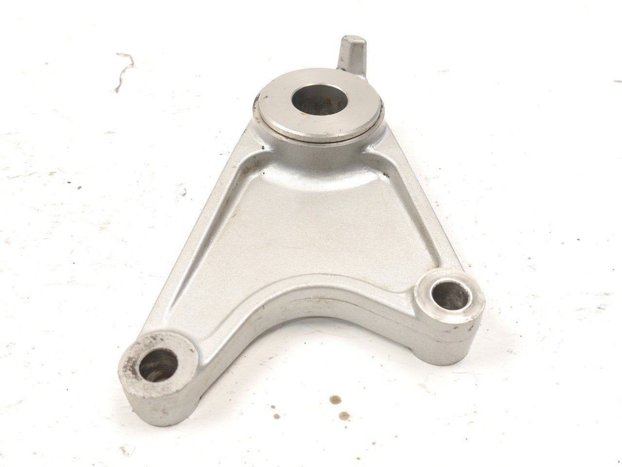 TRIUMPH TRIDENT SPRINT 900 1992-1998 REAR BRAKE CALIPER MOUNT 14K