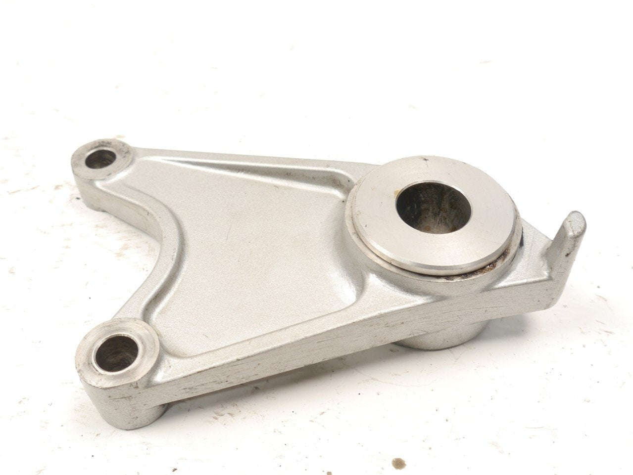 TRIUMPH TRIDENT SPRINT 900 1992-1998 REAR BRAKE CALIPER MOUNT 14K