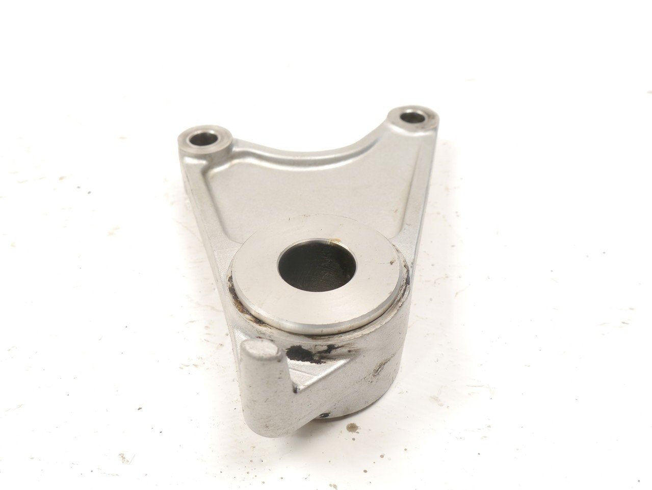 TRIUMPH TRIDENT SPRINT 900 1992-1998 REAR BRAKE CALIPER MOUNT 14K
