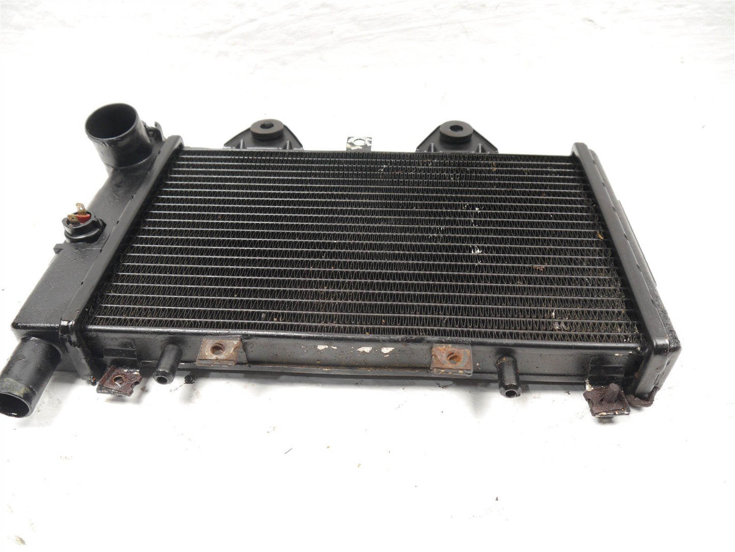 TRIUMPH TRIDENT SPRINT 900 1992-1998 RADIATOR 14K