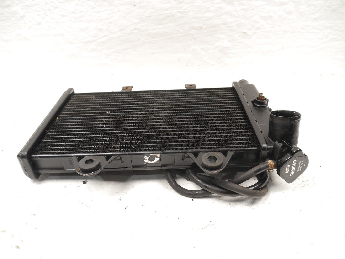 TRIUMPH TRIDENT SPRINT 900 1992-1998 RADIATOR 14K