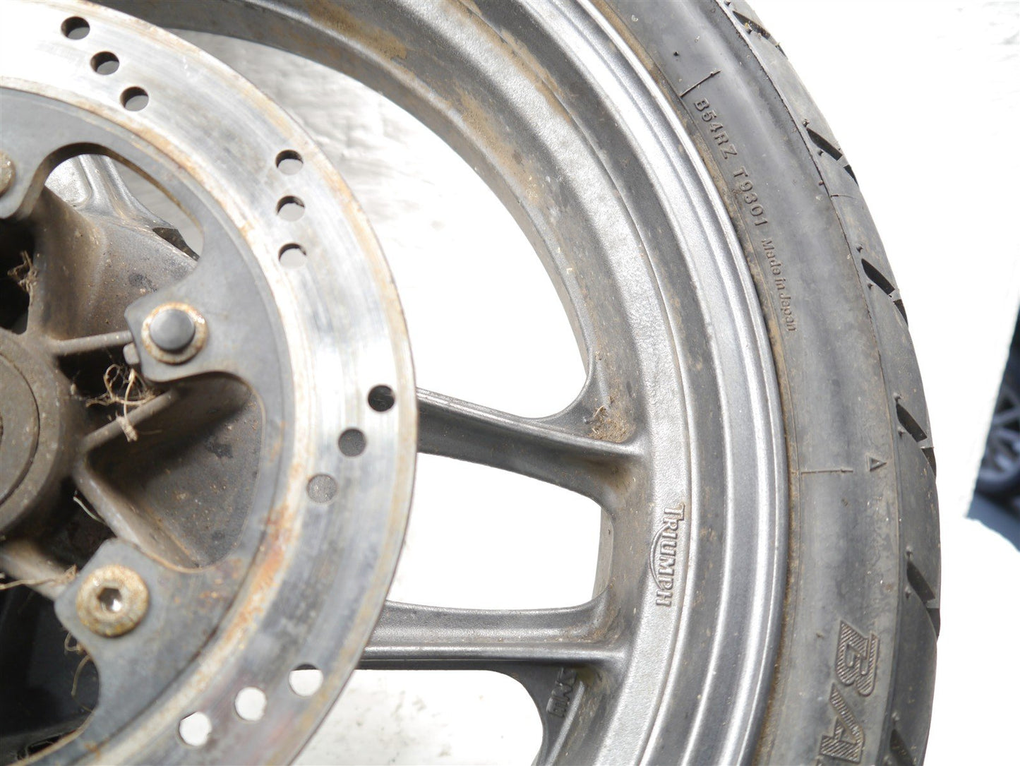 TRIUMPH TRIDENT SPRINT 900 1992-1998 REAR WHEEL & BRAKE DISC 14K