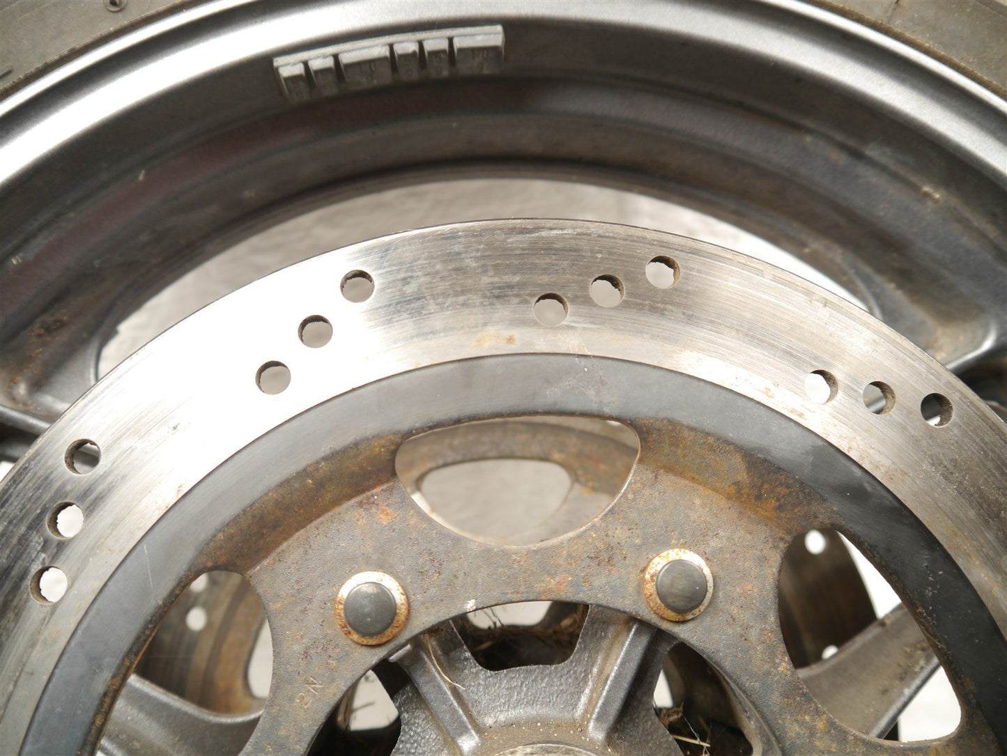 TRIUMPH TRIDENT SPRINT 900 1992-1998 FRONT WHEEL & BRAKE DISCS 14K