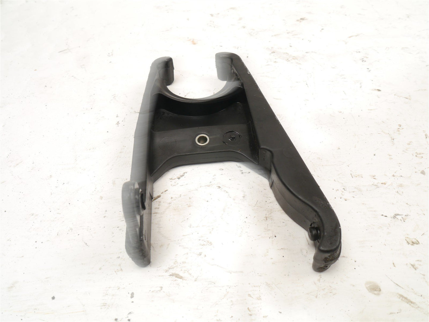 TRIUMPH TRIDENT SPRINT 900 1992-1998 SWINGARM CHAIN GUIDE
