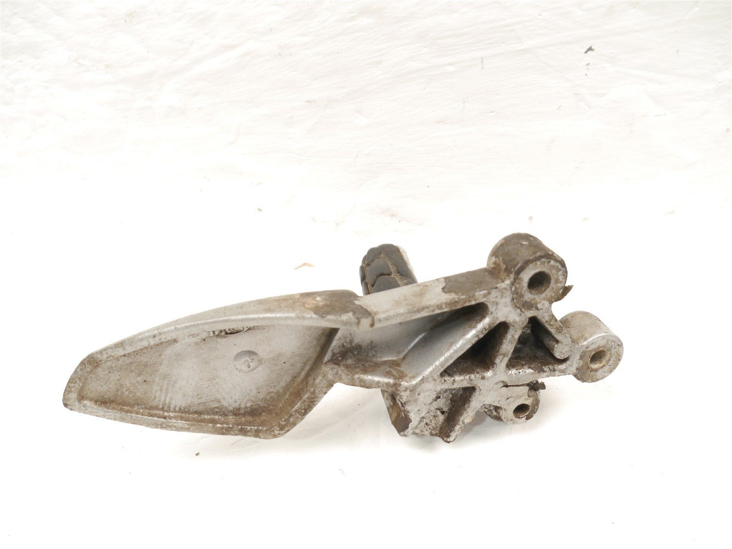 TRIUMPH SPRINT ST 955I 1999-2004 FRONT LEFT FOOTREST HANGER