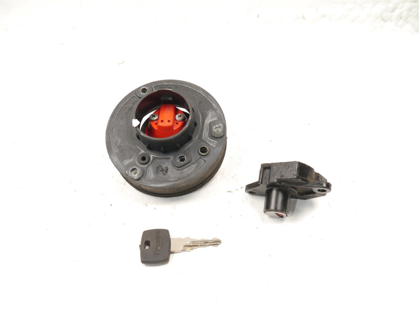 TRIUMPH SPRINT ST 955I 1999-2004 FUEL CAP & SEAT LOCK