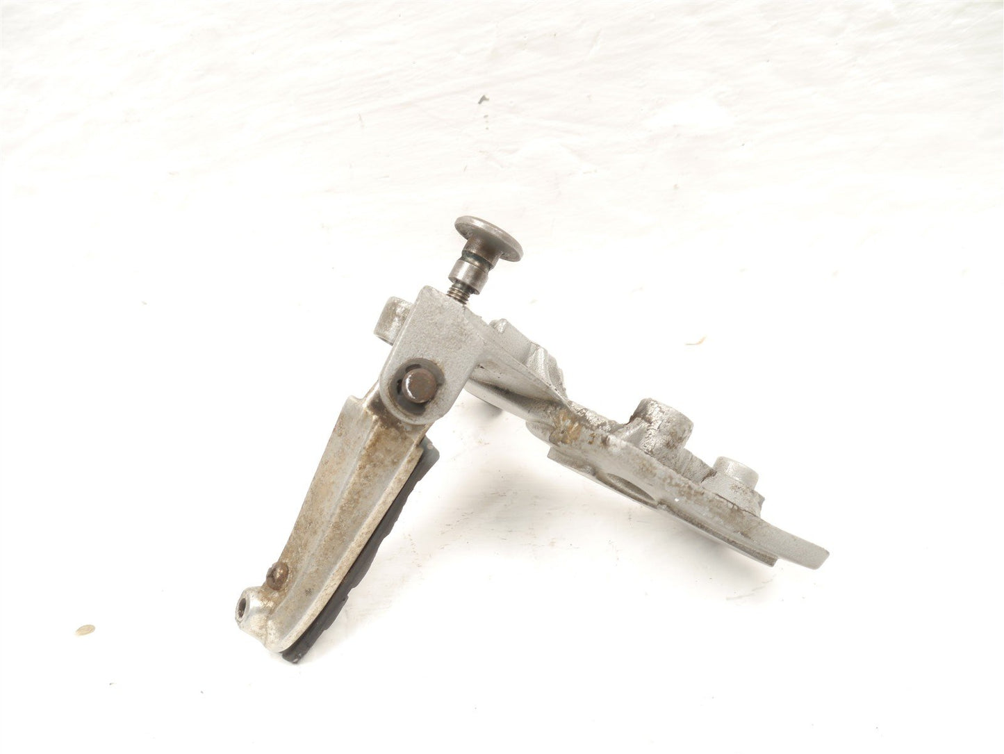 TRIUMPH SPRINT ST 955I 1999-2004 FRONT RIGHT FOOTREST HANGER