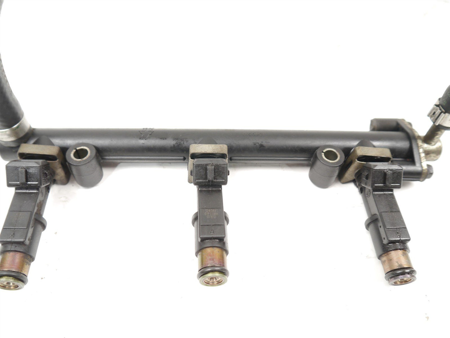 TRIUMPH SPRINT ST 955I 1999-2004 FUEL INJECTORS AND RAIL