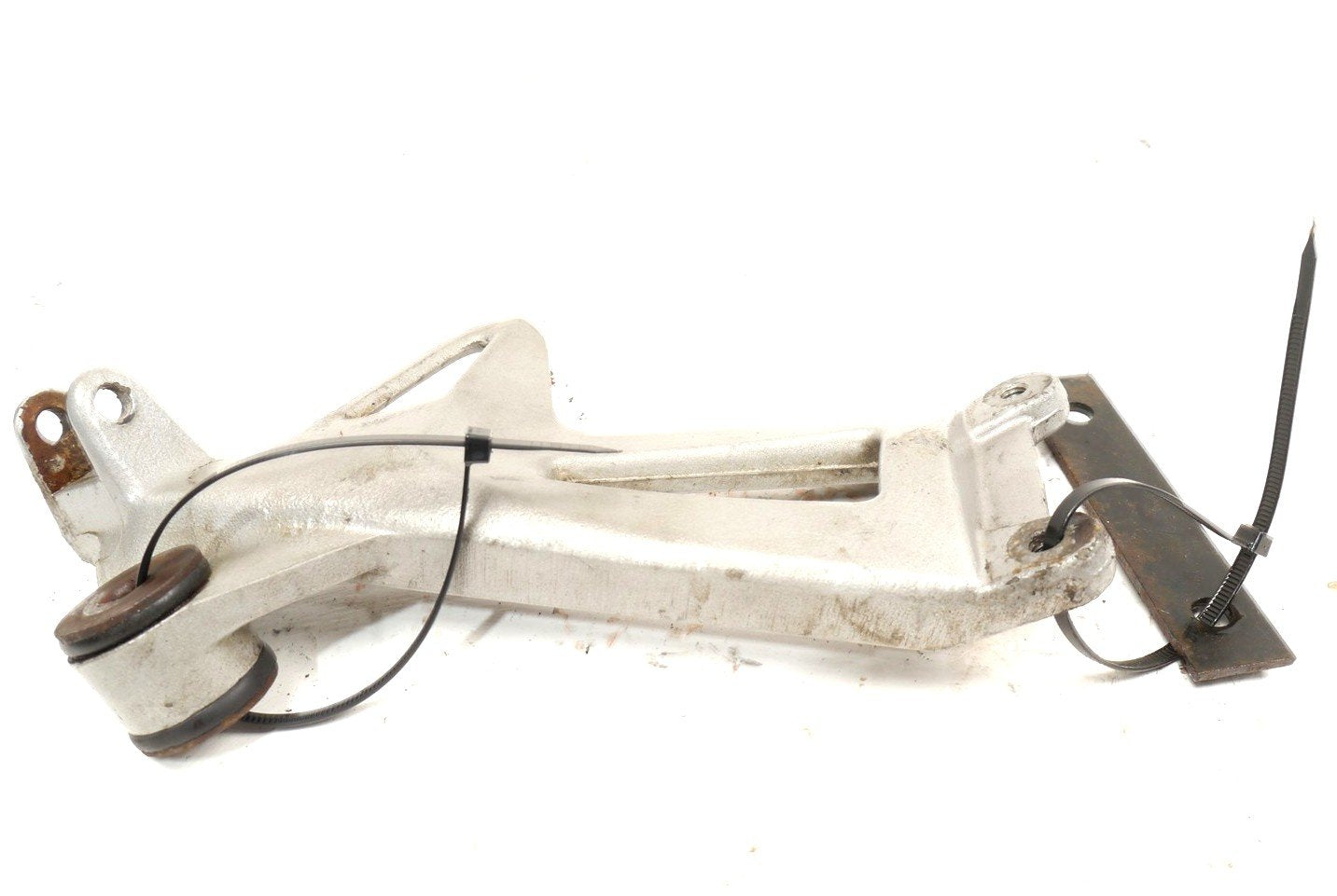 TRIUMPH SPRINT ST 955I 1999-2004 RIGHT REAR FOOTREST HANGER