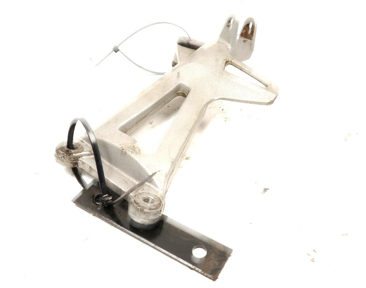 TRIUMPH SPRINT ST 955I 1999-2004 RIGHT REAR FOOTREST HANGER