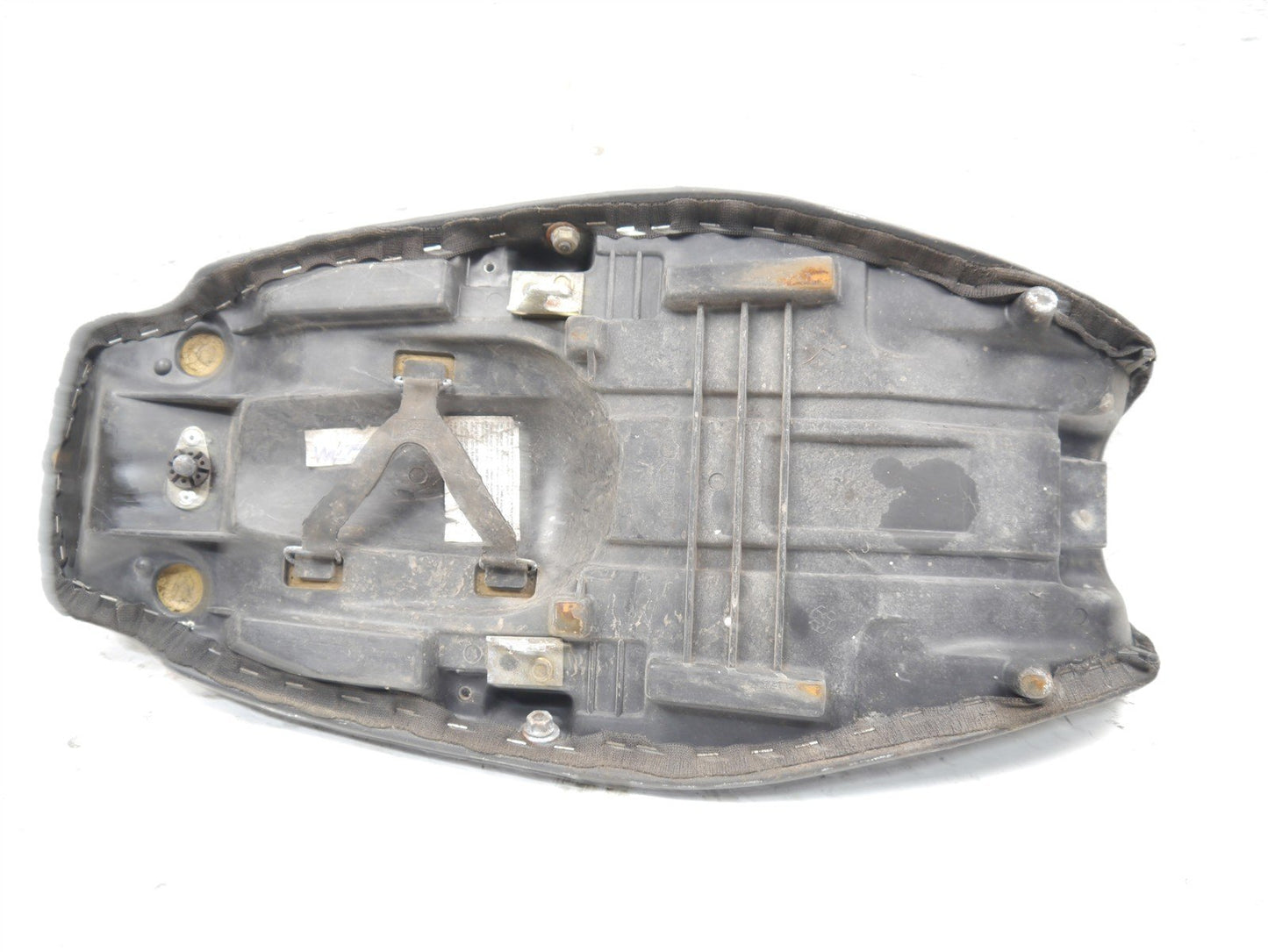 TRIUMPH SPRINT ST 955I 1999-2004 SEAT (TORN)