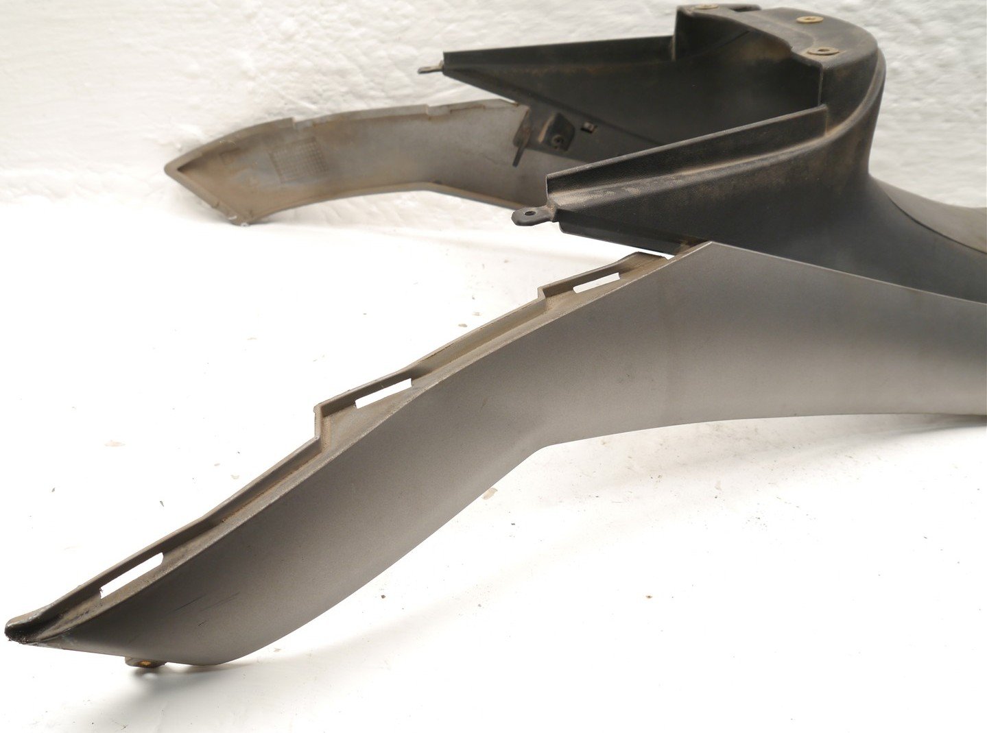 PIAGGIO MP3 400 2006-2012 CENTRE FAIRING FUEL FLAP