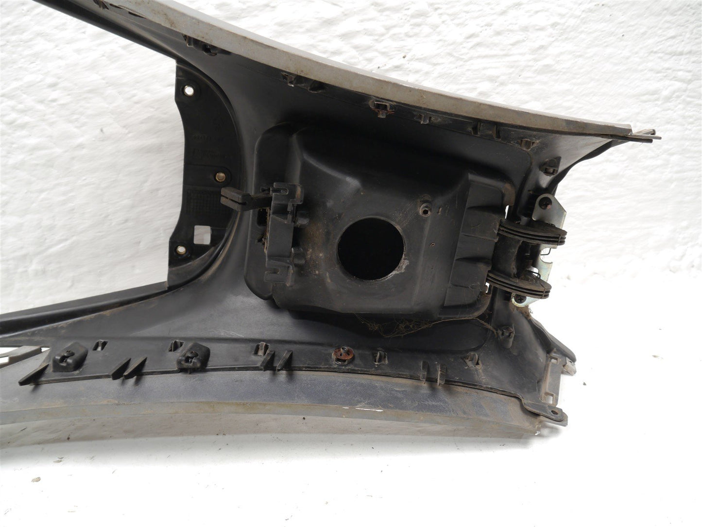 PIAGGIO MP3 400 2006-2012 CENTRE FAIRING FUEL FLAP