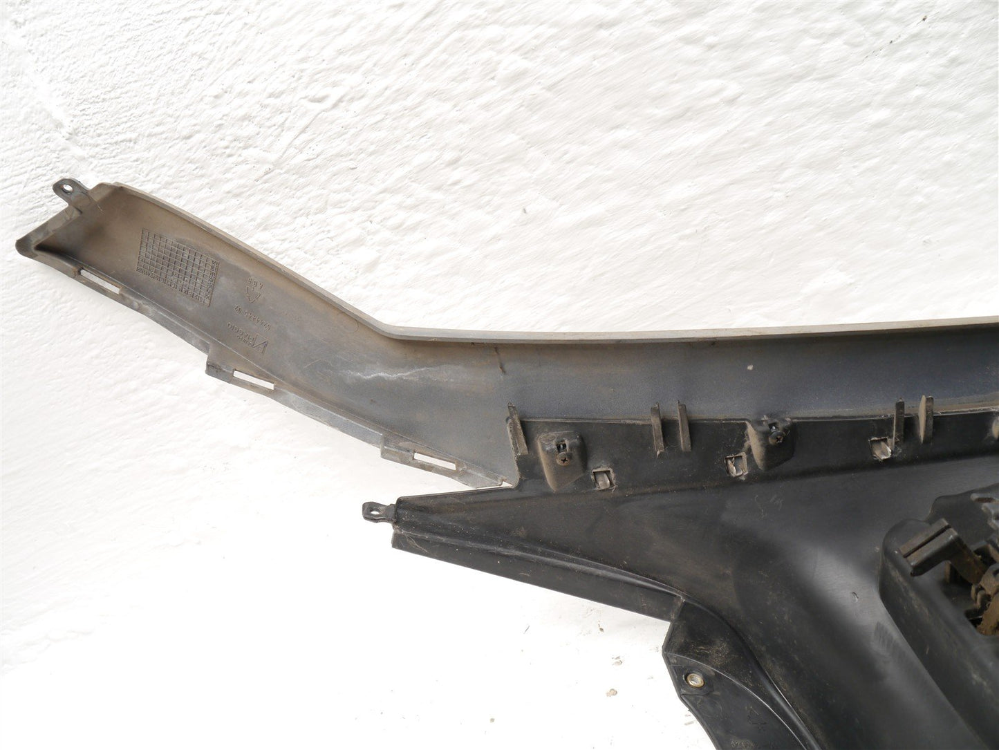 PIAGGIO MP3 400 2006-2012 CENTRE FAIRING FUEL FLAP