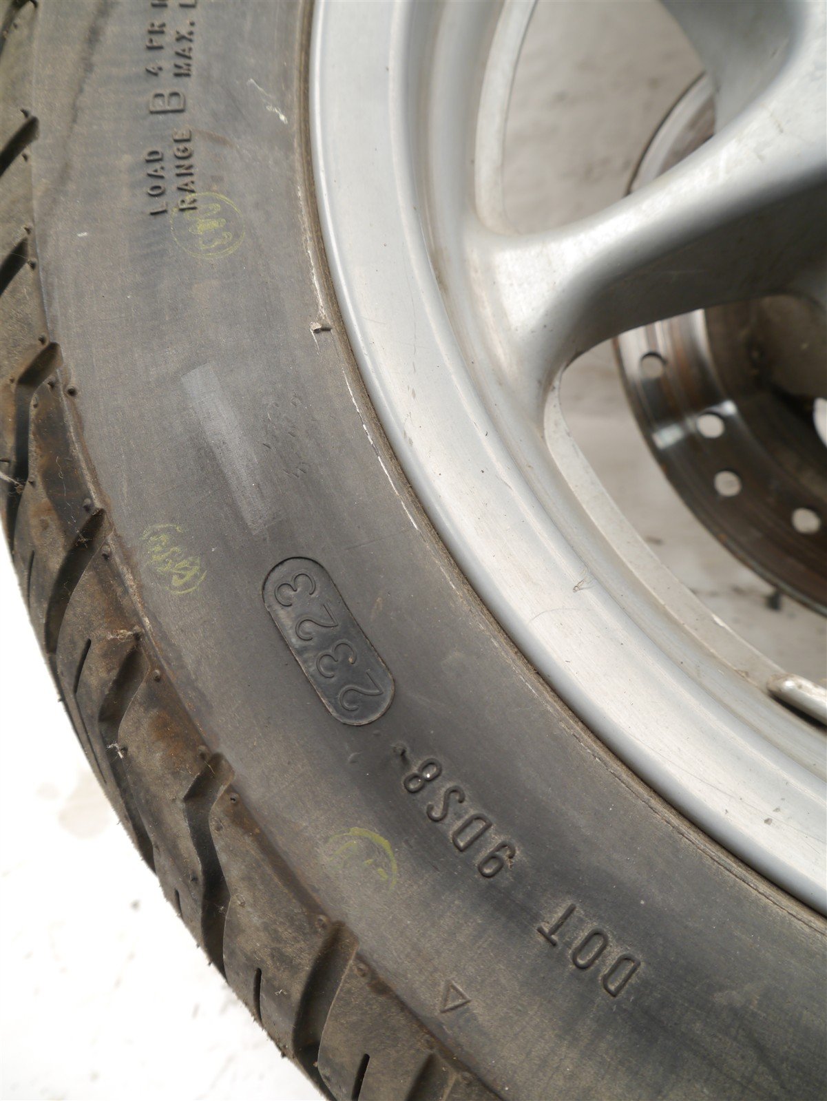 HONDA PES PS 125 2006-2013 FRONT WHEEL & TIRE