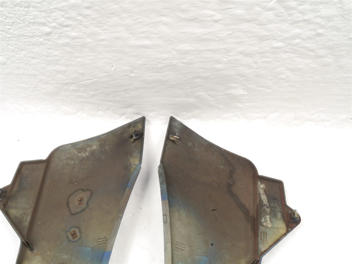 HONDA CB650 SC NIGHTHAWK 1982 SIDE PANELS (DAMAGED)