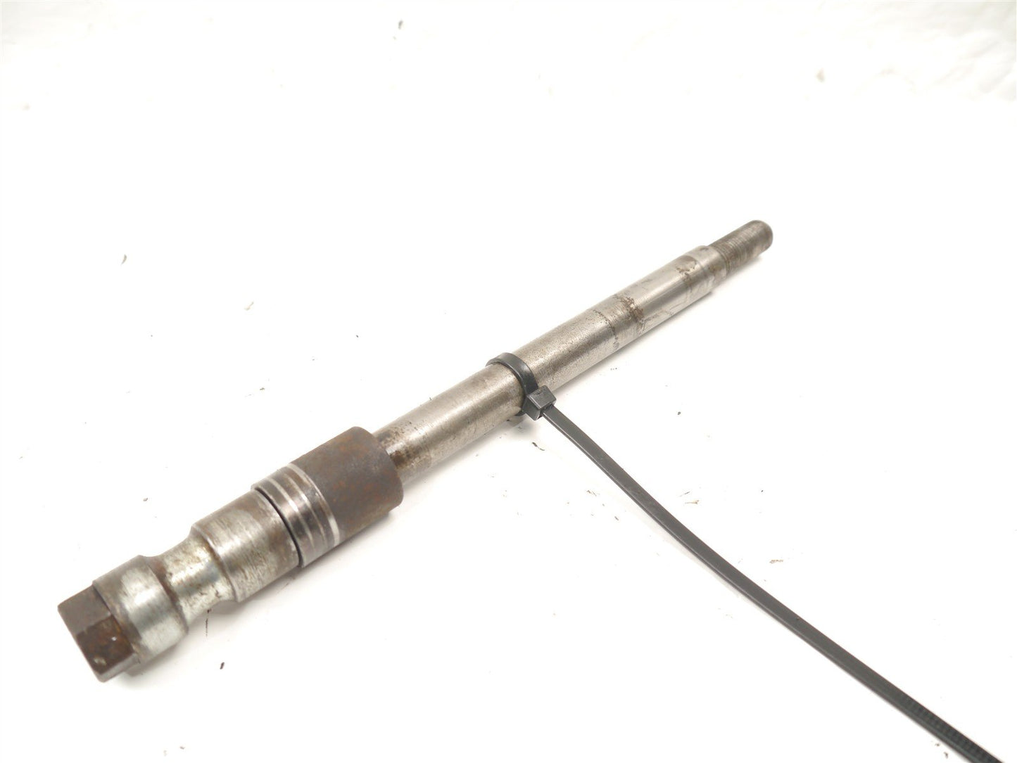 HONDA CB650 SC NIGHTHAWK 1982 FRONT WHEEL SPINDLE