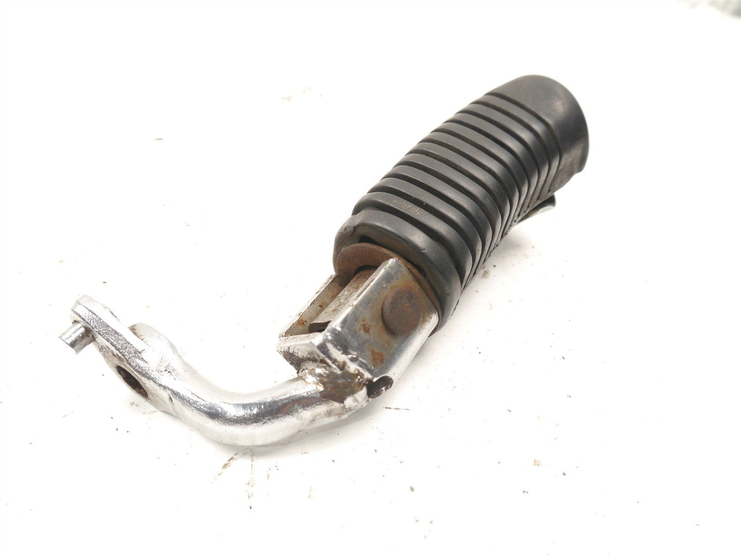 HONDA CB650 SC NIGHTHAWK 1982 FRONT LEFT FOOTREST HANGER